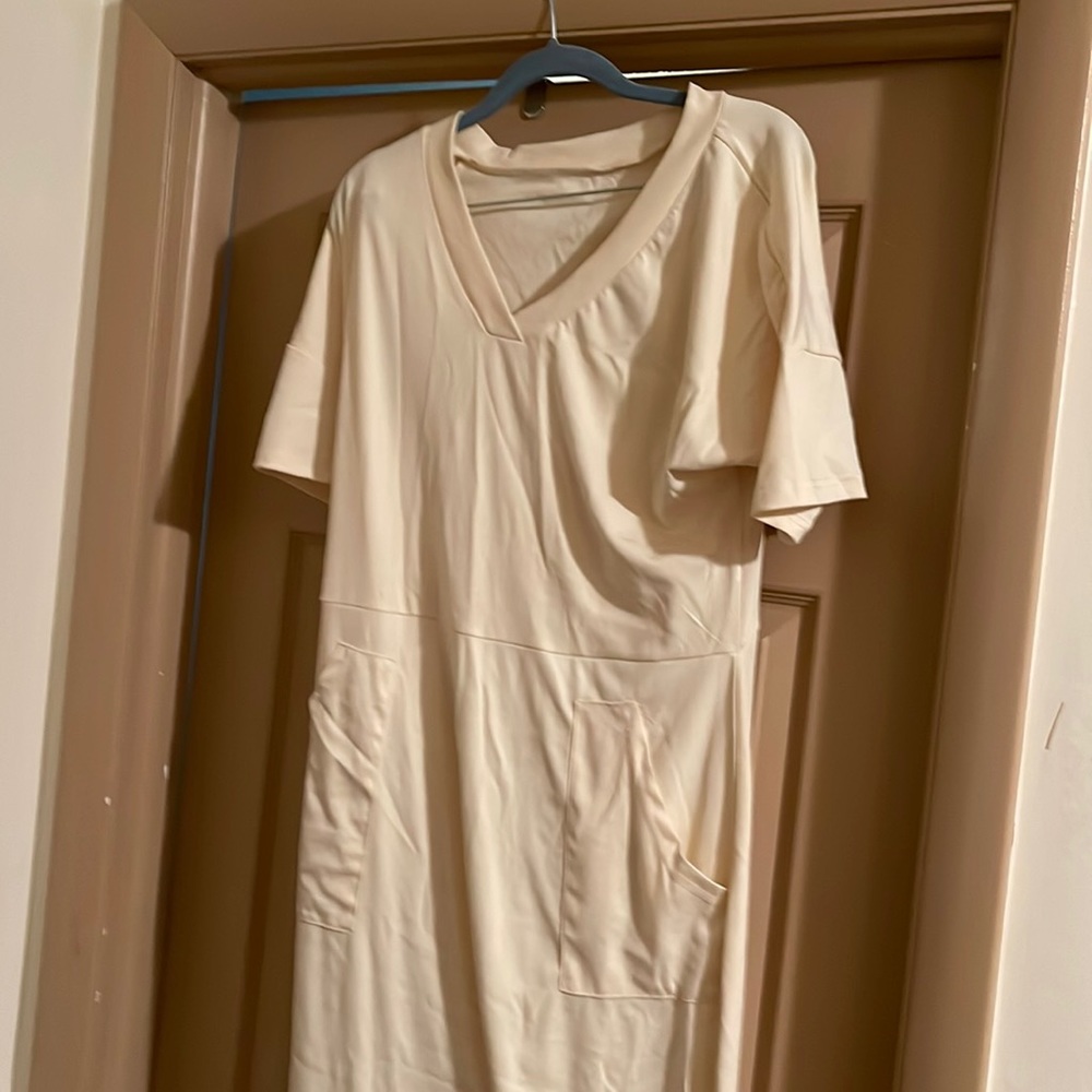 Solid Color Casual V-neck Jumpsuit - purchased from Shopchiclilly
Apricot / L